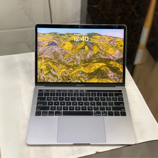 MacBook Pro (2019) - Core i5, 1.4GHz, Quad core, 8GB RAM, 256GB SSD - Image 3